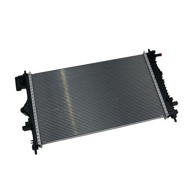 Un buen precio. Radiador de aluminio y tanque de agua de plástico perfecto para Chevrolet Malibu 1.5T 2012-2019 en línea