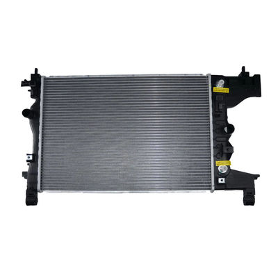 Un buen precio. 2015-2015 Chevrolet Cruze Tanque de agua del radiador de aluminio para el sistema de enfriamiento de piezas de automóviles en línea