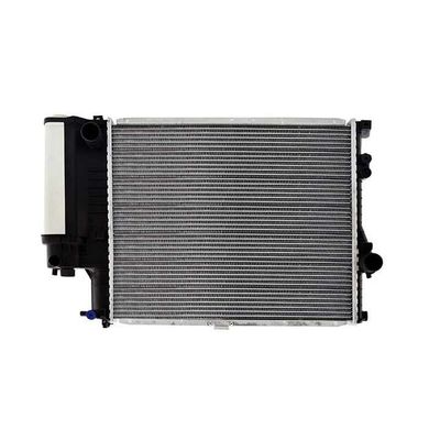 Un buen precio. Repuestos de automóviles Sistema de refrigeración radiador para BMW E39 1740695 1740698 1427153 1432819 en línea