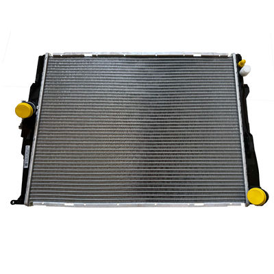Un buen precio. Radiador de aluminio para BMW X1 Z4 E81 E82 E84 E88 E90 17117521048 17117553111 17117521046 en línea