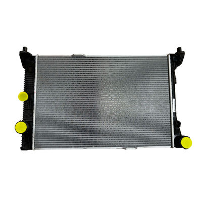 Un buen precio. 2045000203 OE NO. Radiador de aluminio para Mercedes-Benz C200 W204 2045000303 2045002203 en línea
