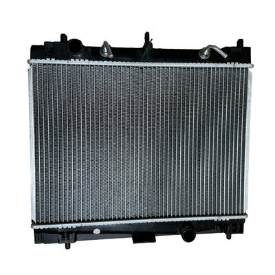 Un buen precio. 164000T050 Refrigerador de líquido de enfriamiento del motor para el tanque de agua del radiador de aluminio YARIS VIOS 1.6 AT en línea