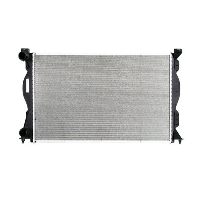 Un buen precio. 4F0121251Q Radiador de aleación de aluminio para Audi A6 676*418*32mm Sistema de enfriamiento Tamaño del núcleo en línea