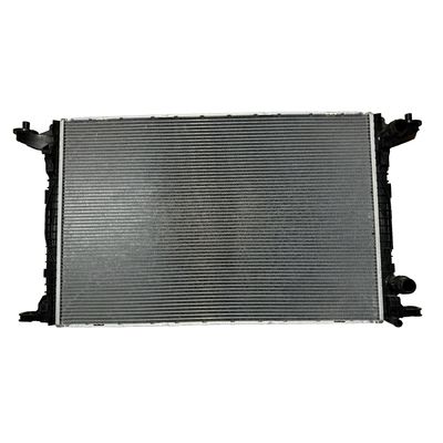Un buen precio. Sistema de refrigeración de piezas de automóvil Radiador de aluminio 8W0121251L para Audi A4L A5 A6L A7 Q8 en línea