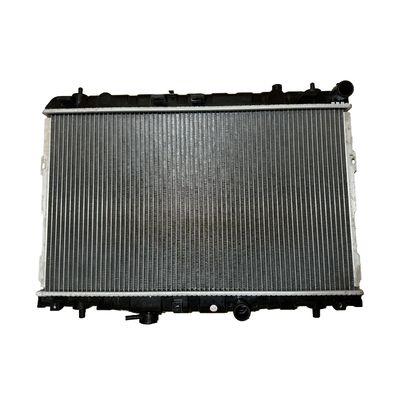 Un buen precio. 2531008000 Radiador de aluminio y tanque de agua de plástico para el motor de automóvil Hyundai ELANTRA MT en línea