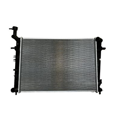 Un buen precio. Kia HY2210 253102E100 253102E101 253100L500 Parts de automóviles Sistema de refrigeración del motor del radiador en línea