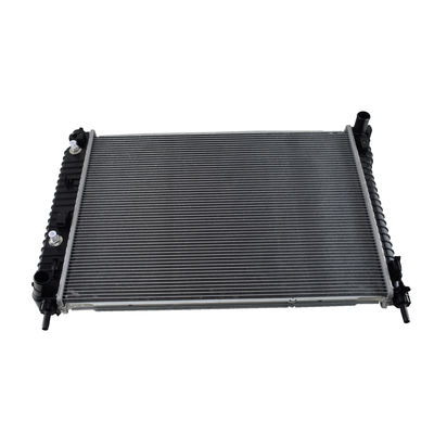 Un buen precio. 20777042 Captiva 2011 96800739 Sistema de enfriamiento de piezas de automóviles Radiador de aluminio para Chevrolet en línea