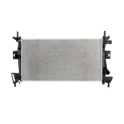 Un buen precio. Reemplazar o reparar el sistema de enfriamiento Ford Focus CDH con un radiador de aluminio CV6Z8005A en línea