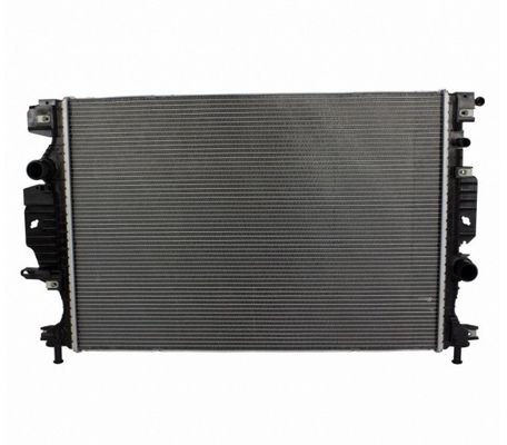 Un buen precio. DG9Z8005B Sistema de refrigeración de piezas de repuesto de automóviles Radiador de aluminio para Ford Fusion Lincoln MKZ en línea