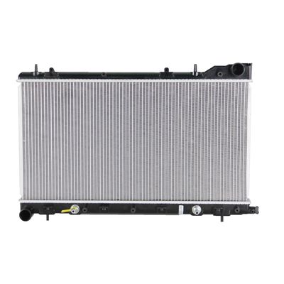 Un buen precio. Reemplazar/reparar el radiador de aluminio y el tanque de agua de plástico para Subaru FORESTER SG 2.0 2.5 en línea