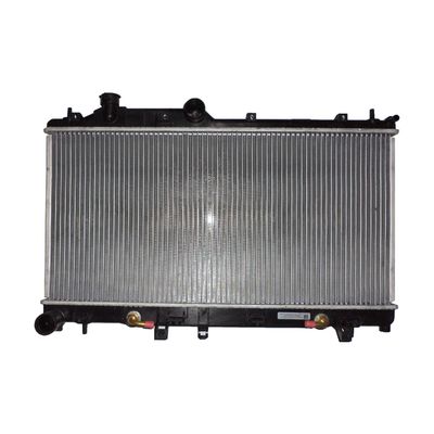 Un buen precio. 45119AG00A 45111AG02A 45119FG000 45119FG040 Tanque de agua de los radiadores de aluminio para y XV en línea
