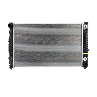 Un buen precio. Diseño de piezas de repuesto de automóviles Sistema de refrigeración de radiador para AUDI A4 A6 VW passat 8D0121251BB en línea